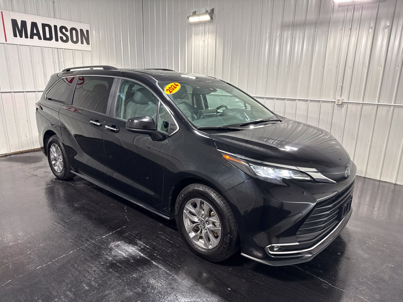 2024 Toyota Sienna XLE 8 Passenger