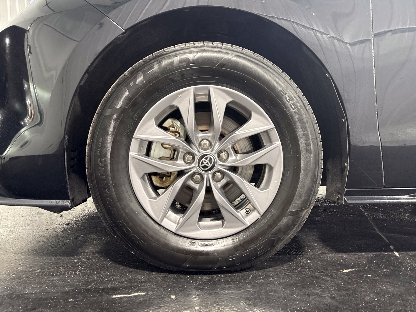 2024 Toyota Sienna XLE 8 Passenger