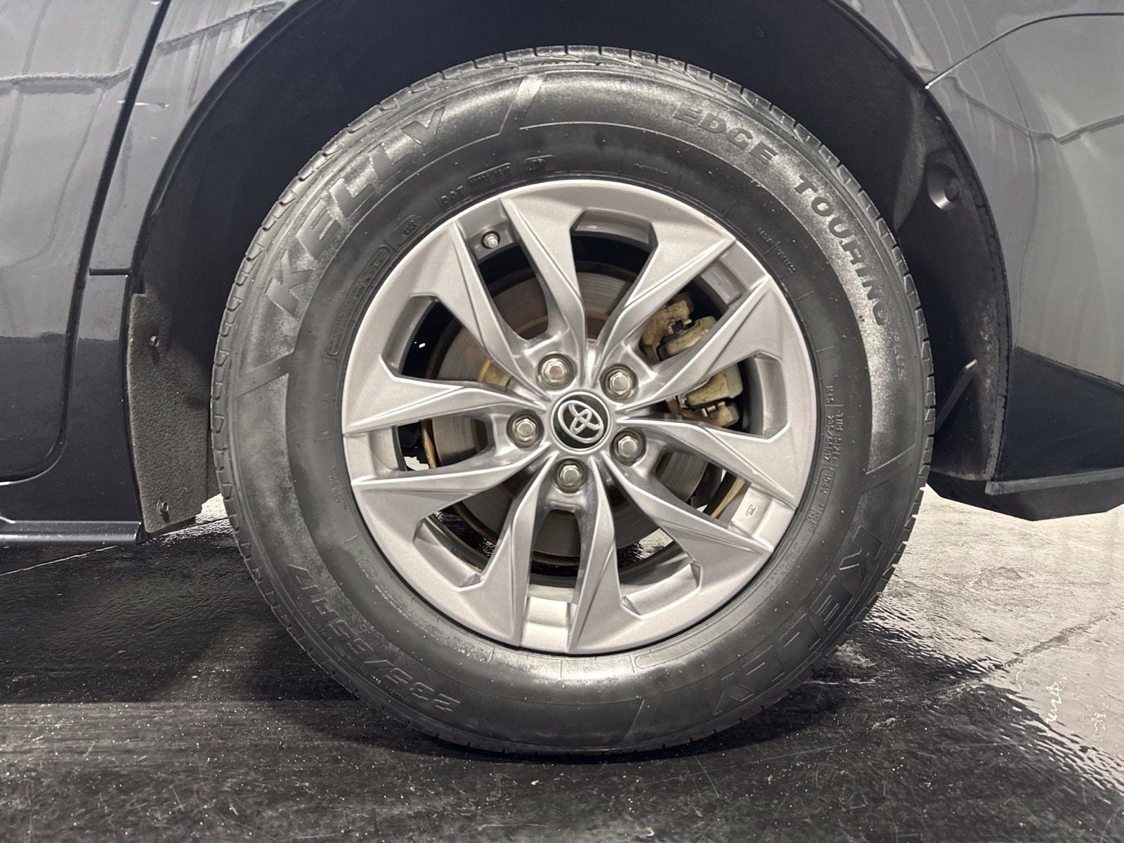 2024 Toyota Sienna XLE 8 Passenger