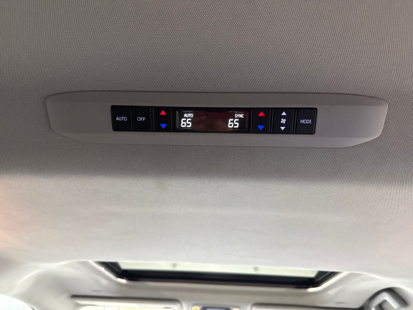 2025 Toyota Sienna XLE 8 Passenger
