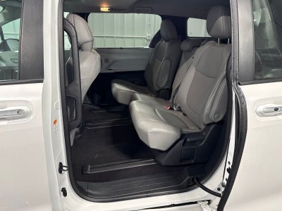 2025 Toyota Sienna XLE 8 Passenger