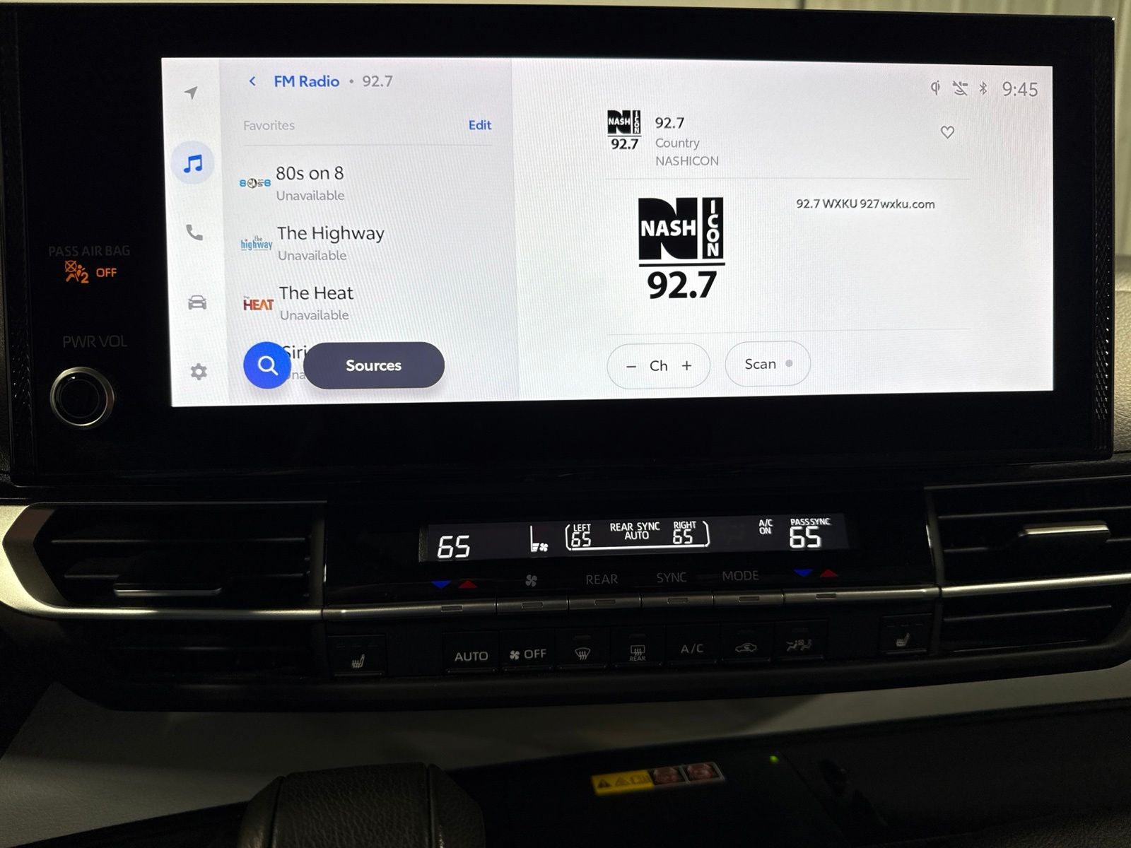 2025 Toyota Sienna XLE 8 Passenger