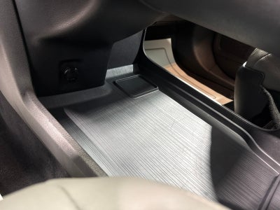 2025 Toyota Sienna XLE 8 Passenger