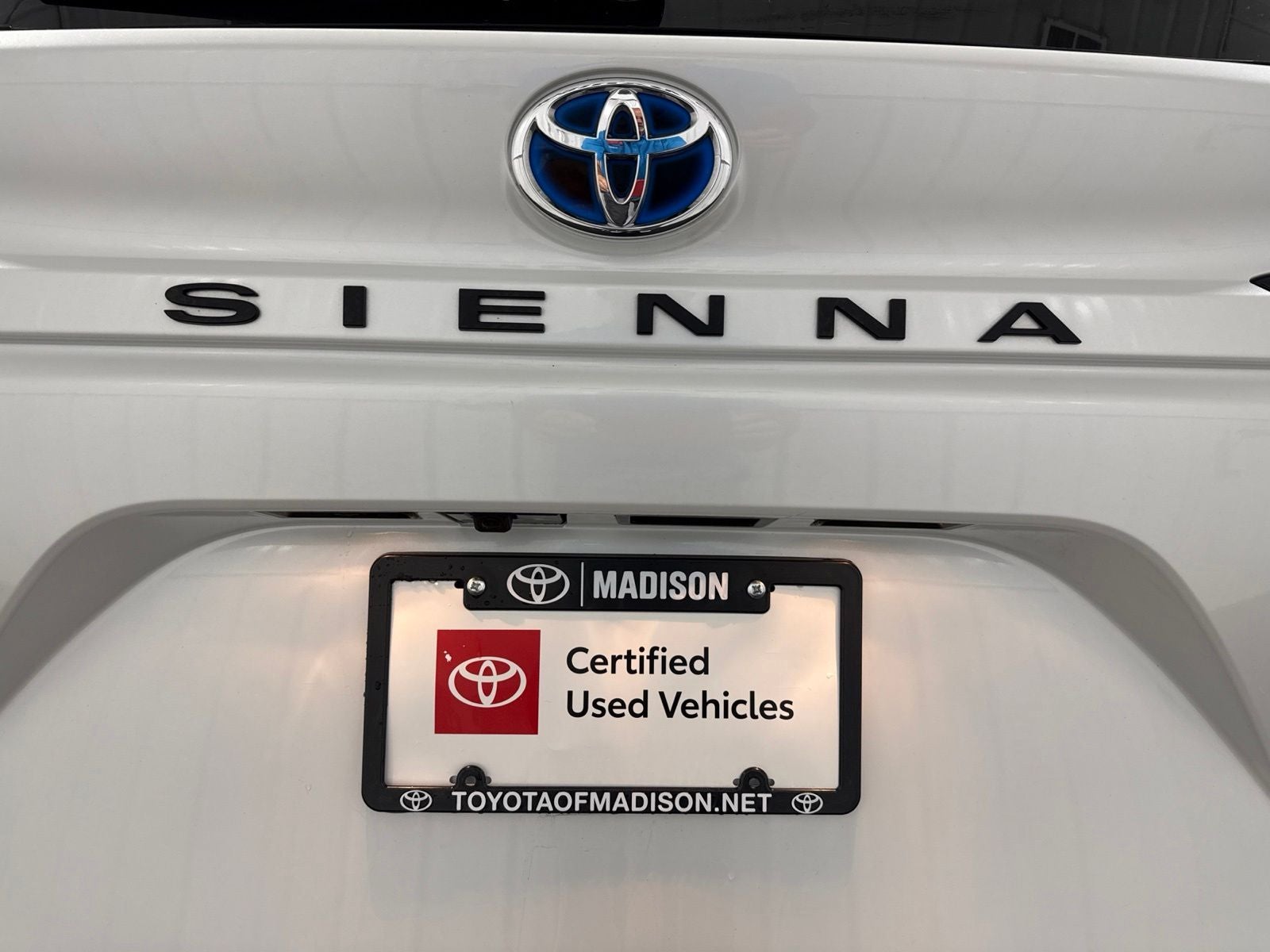 2025 Toyota Sienna XLE 8 Passenger
