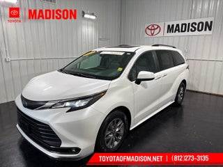 2025 Toyota Sienna XLE 8 Passenger