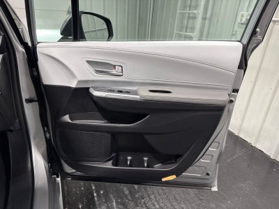 2025 Toyota Sienna XLE 8 Passenger
