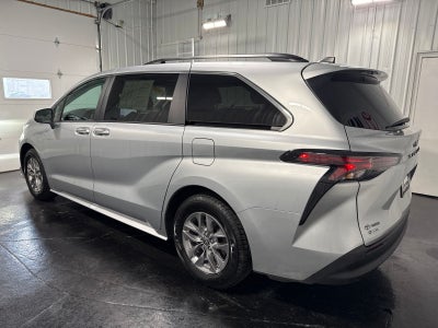 2025 Toyota Sienna XLE 8 Passenger