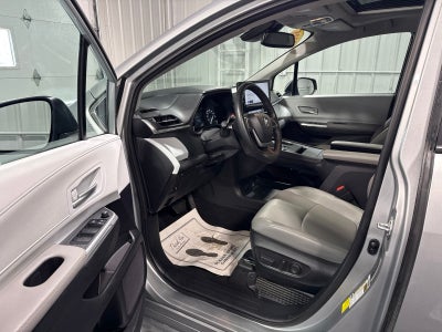2025 Toyota Sienna XLE 8 Passenger