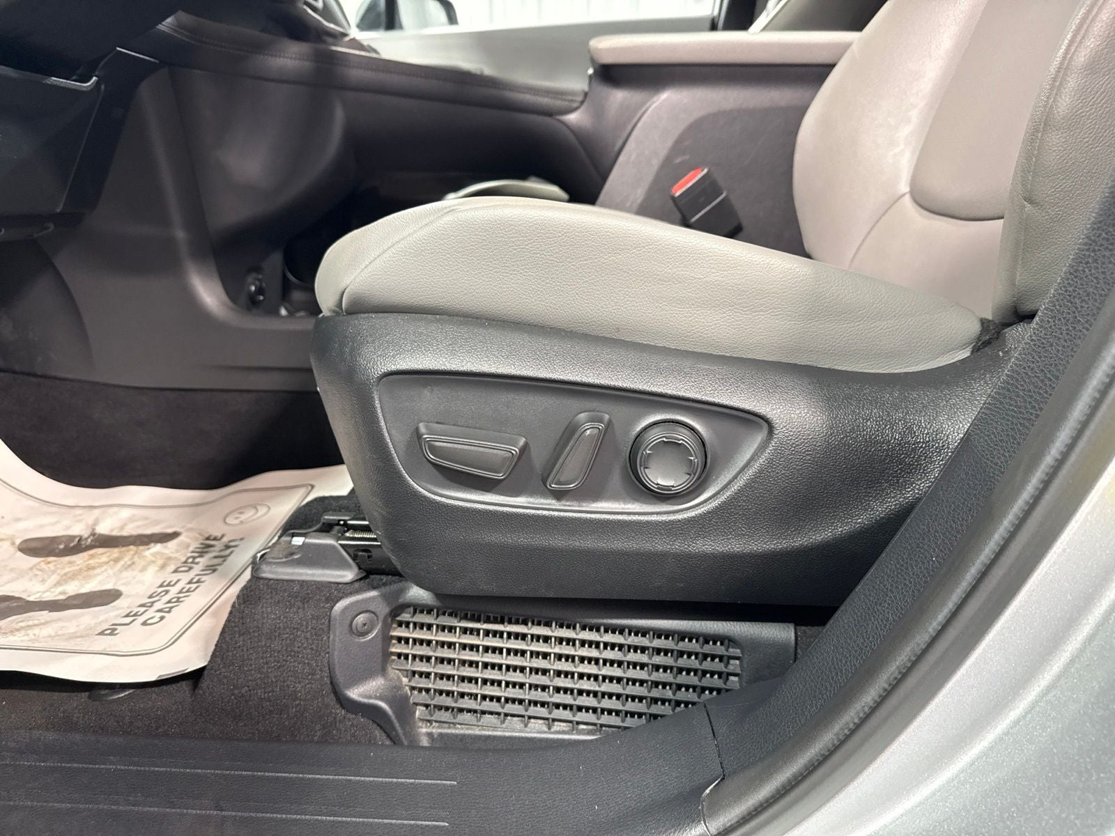 2025 Toyota Sienna XLE 8 Passenger