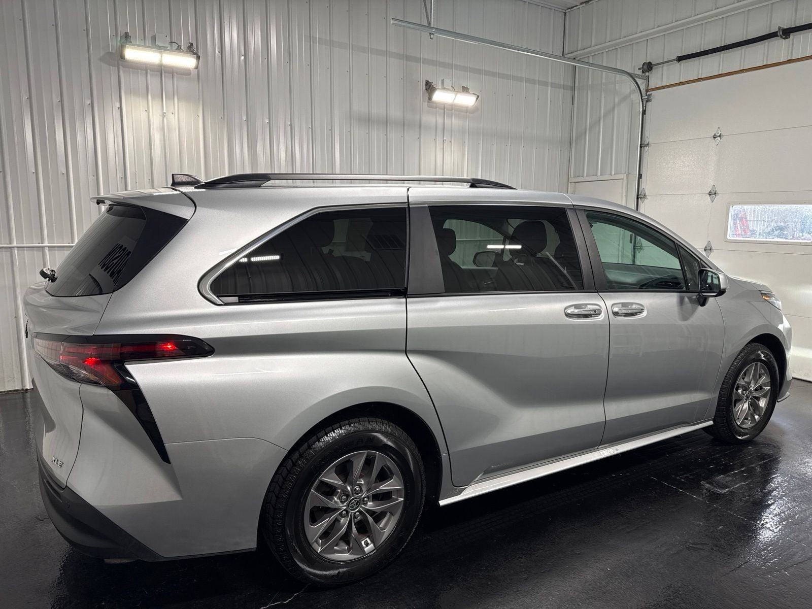 2025 Toyota Sienna XLE 8 Passenger