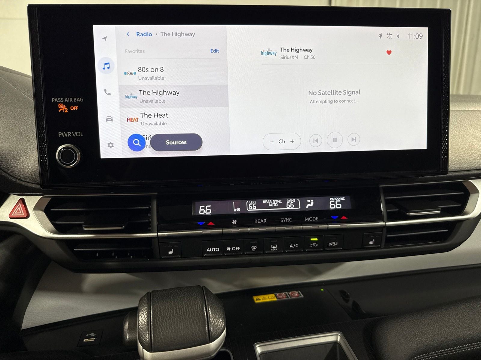 2025 Toyota Sienna XLE 8 Passenger