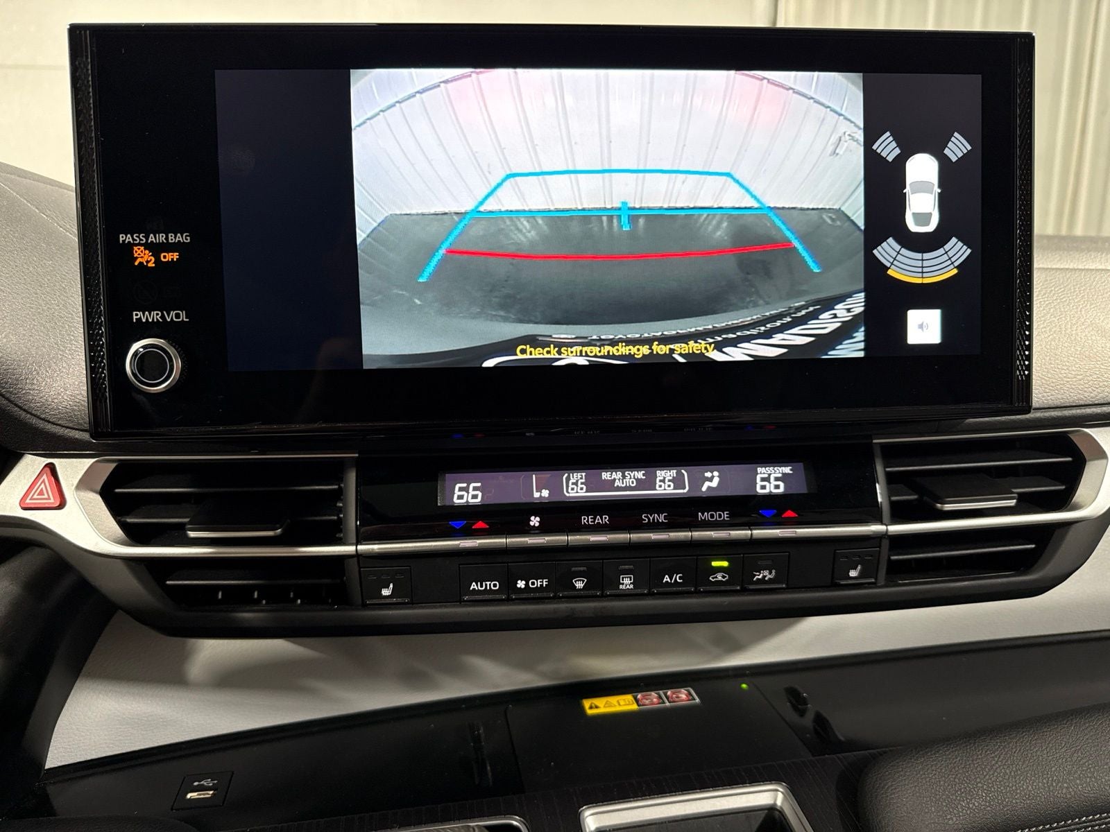 2025 Toyota Sienna XLE 8 Passenger