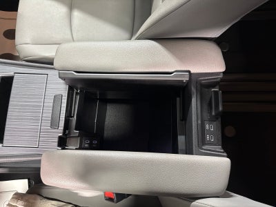 2025 Toyota Sienna XLE 8 Passenger