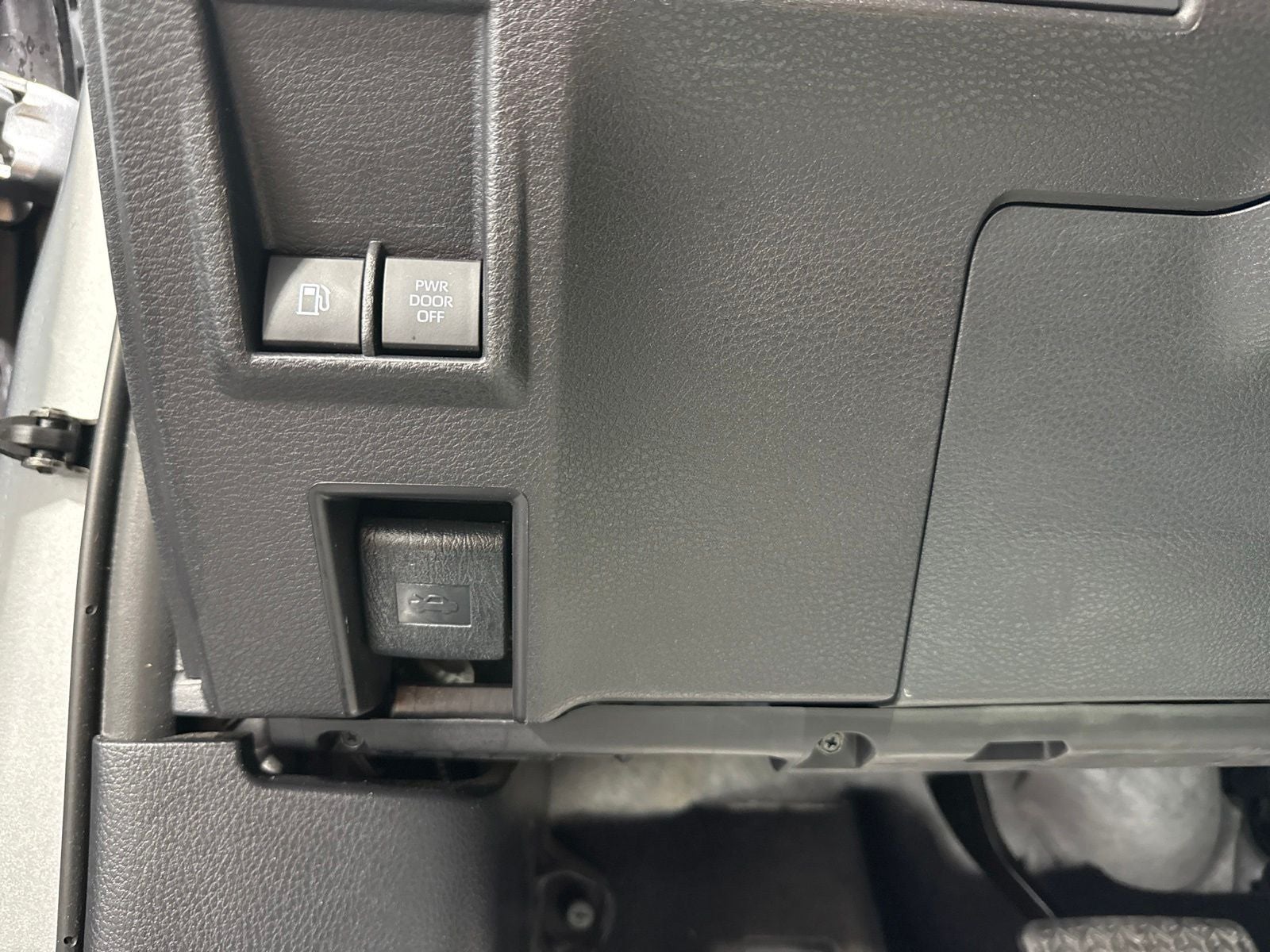 2025 Toyota Sienna XLE 8 Passenger