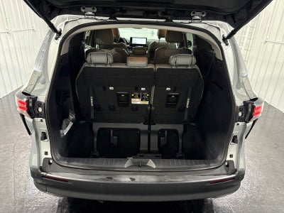 2025 Toyota Sienna XLE 8 Passenger