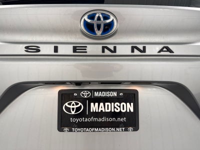 2025 Toyota Sienna XLE 8 Passenger