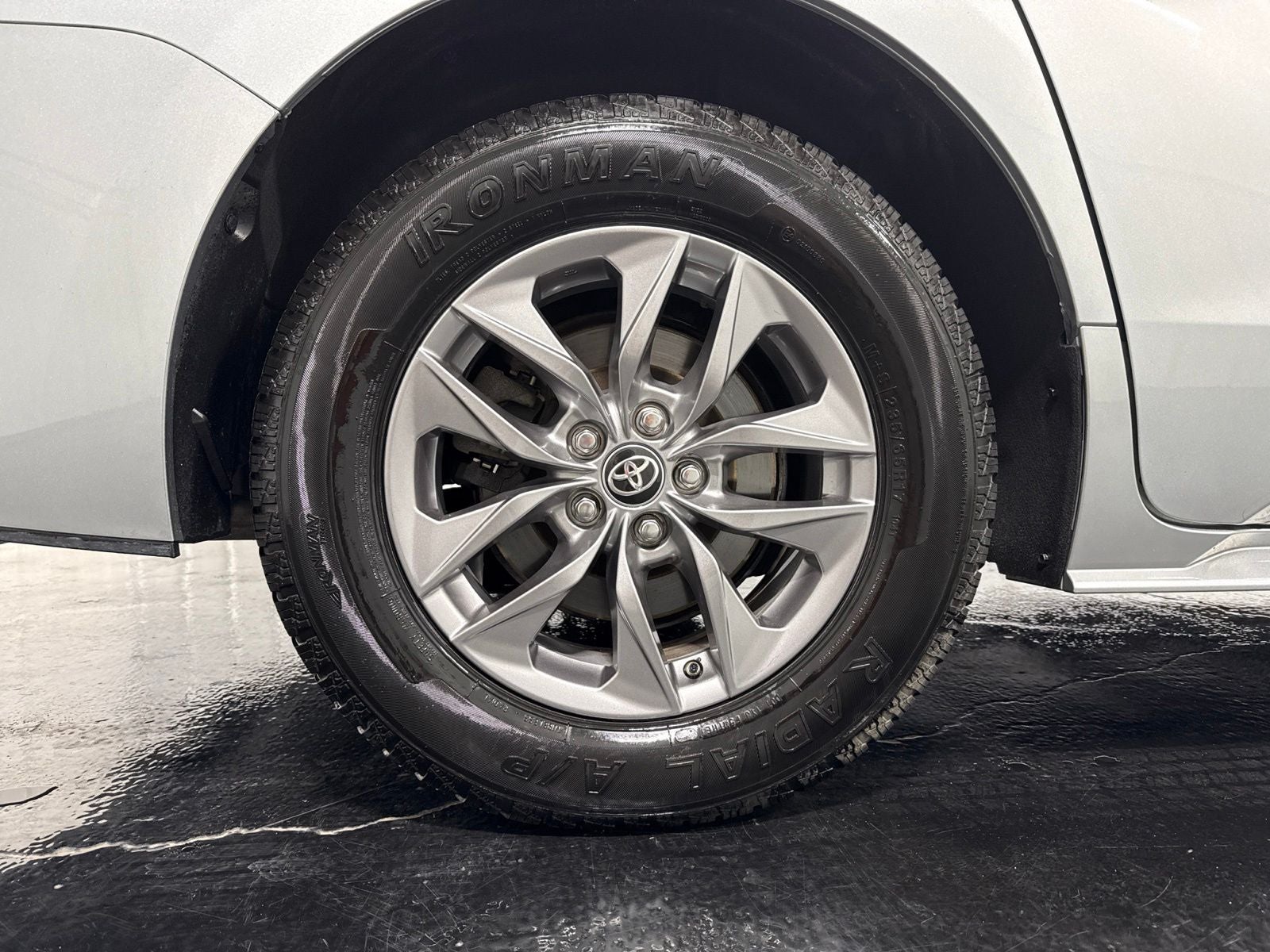 2025 Toyota Sienna XLE 8 Passenger