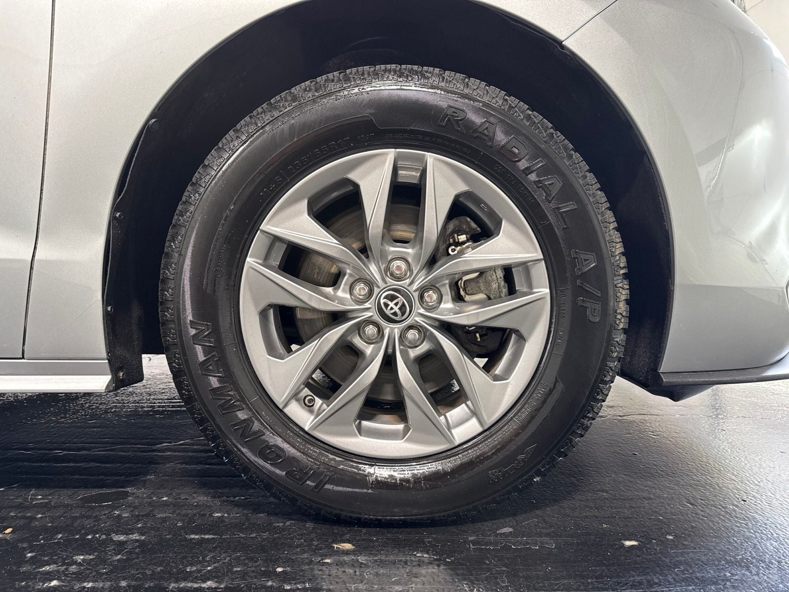 2025 Toyota Sienna XLE 8 Passenger