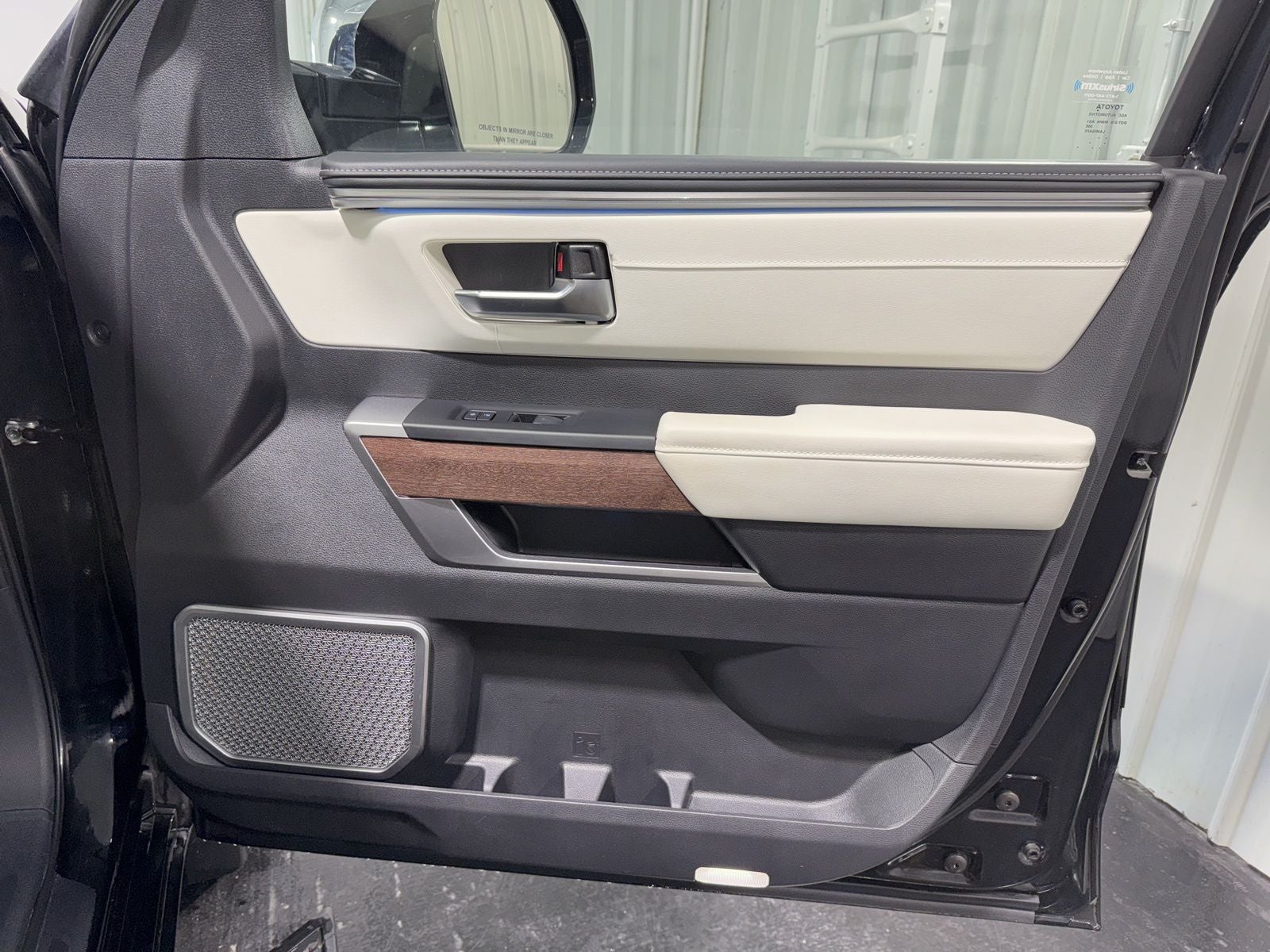 2023 Toyota Tundra Hybrid Capstone