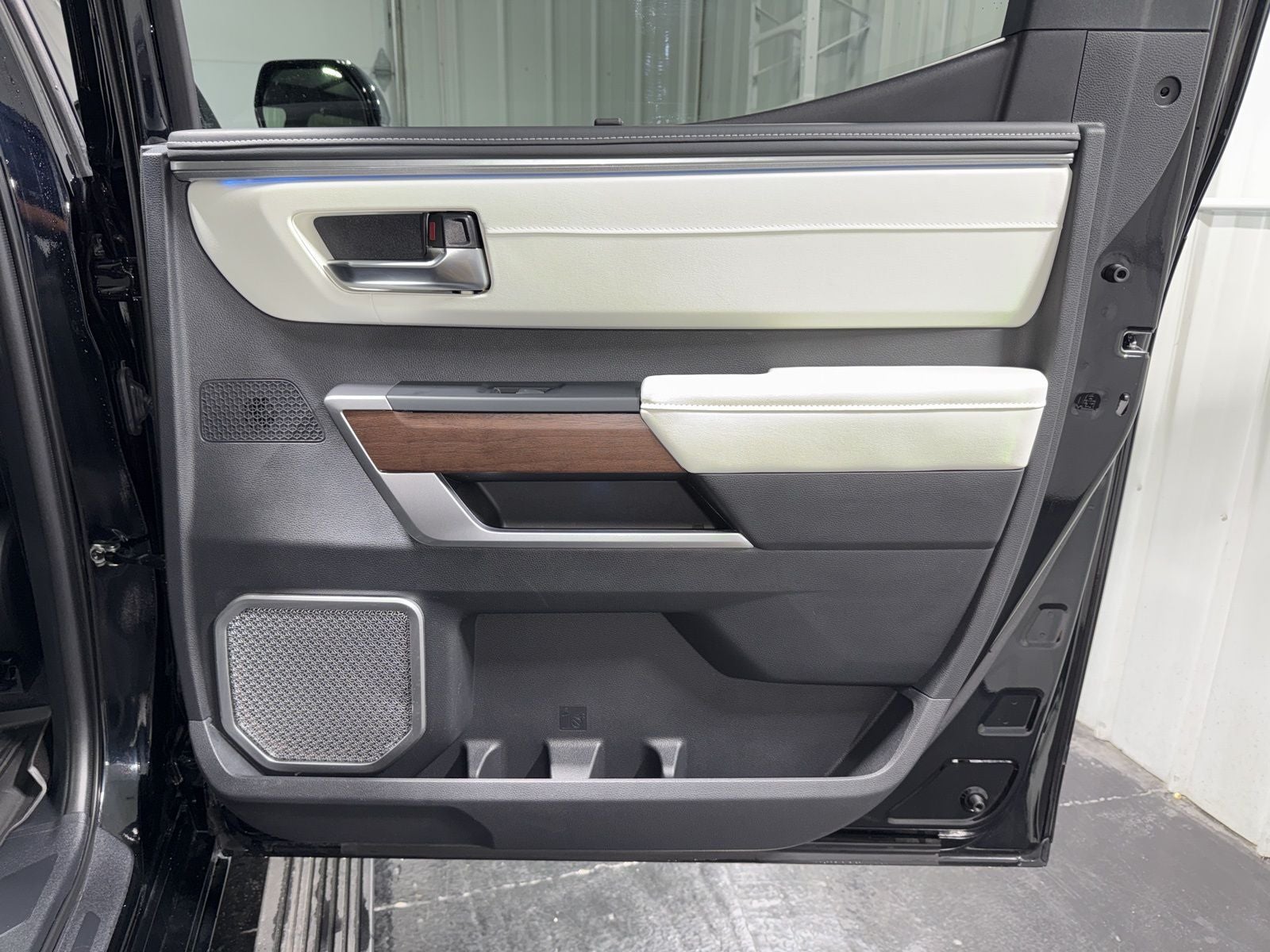 2023 Toyota Tundra Hybrid Capstone