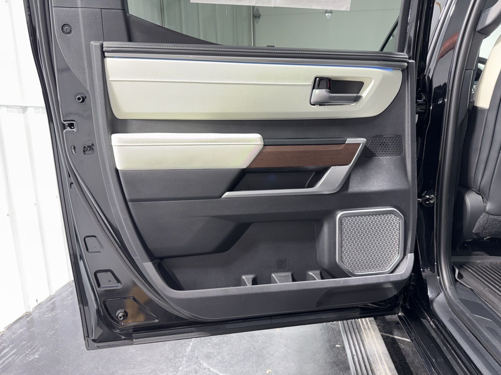2023 Toyota Tundra Hybrid Capstone