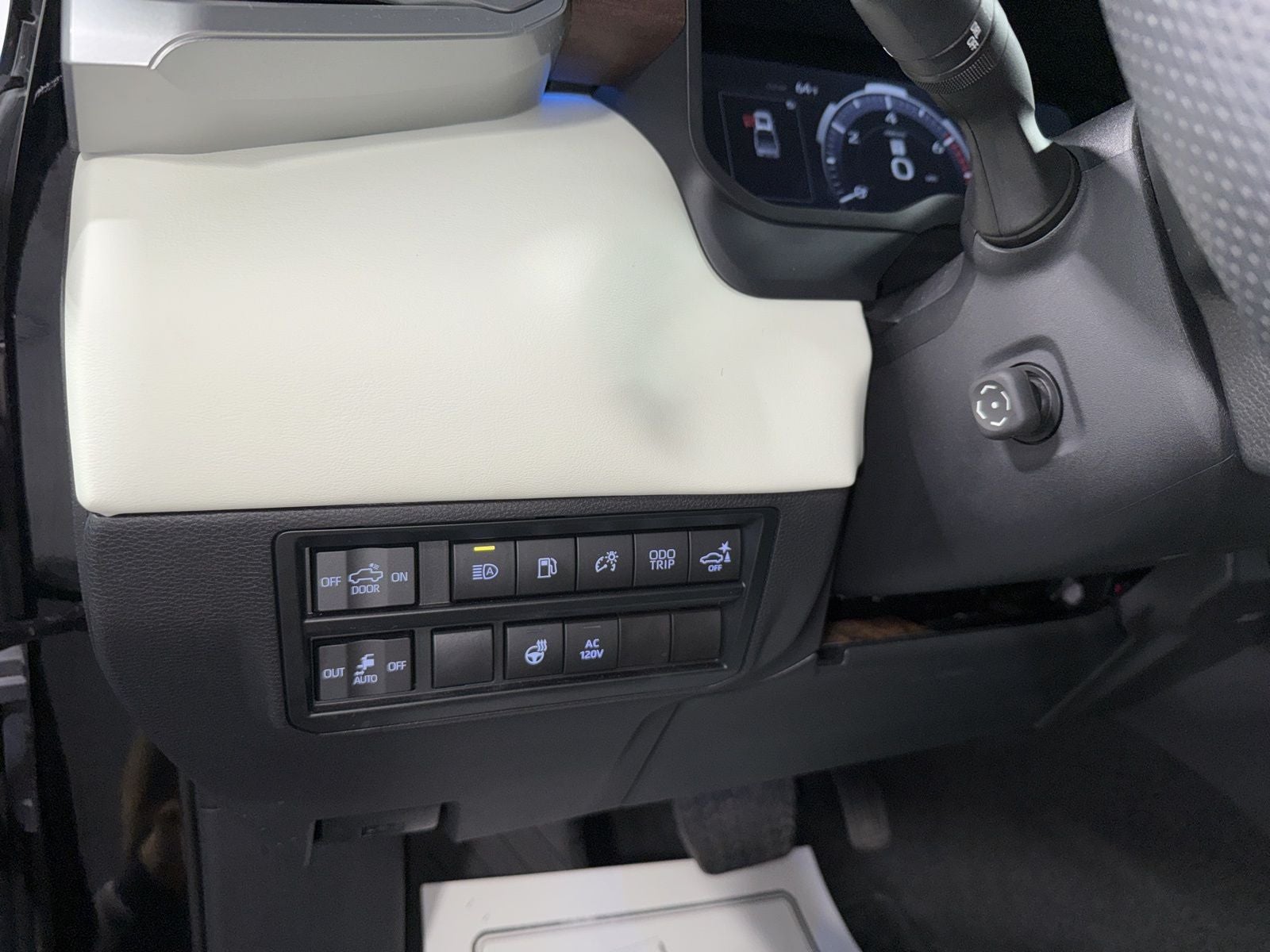 2023 Toyota Tundra Hybrid Capstone