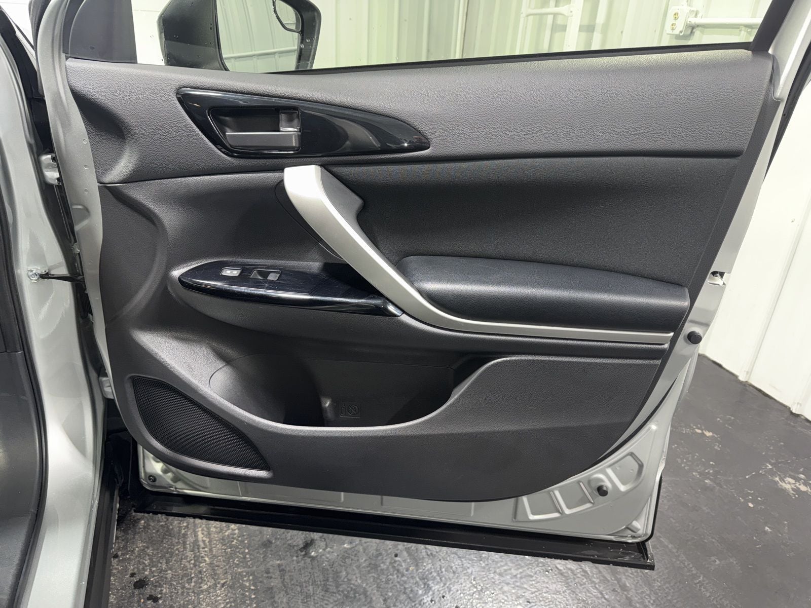 2025 Mitsubishi Eclipse Cross LE