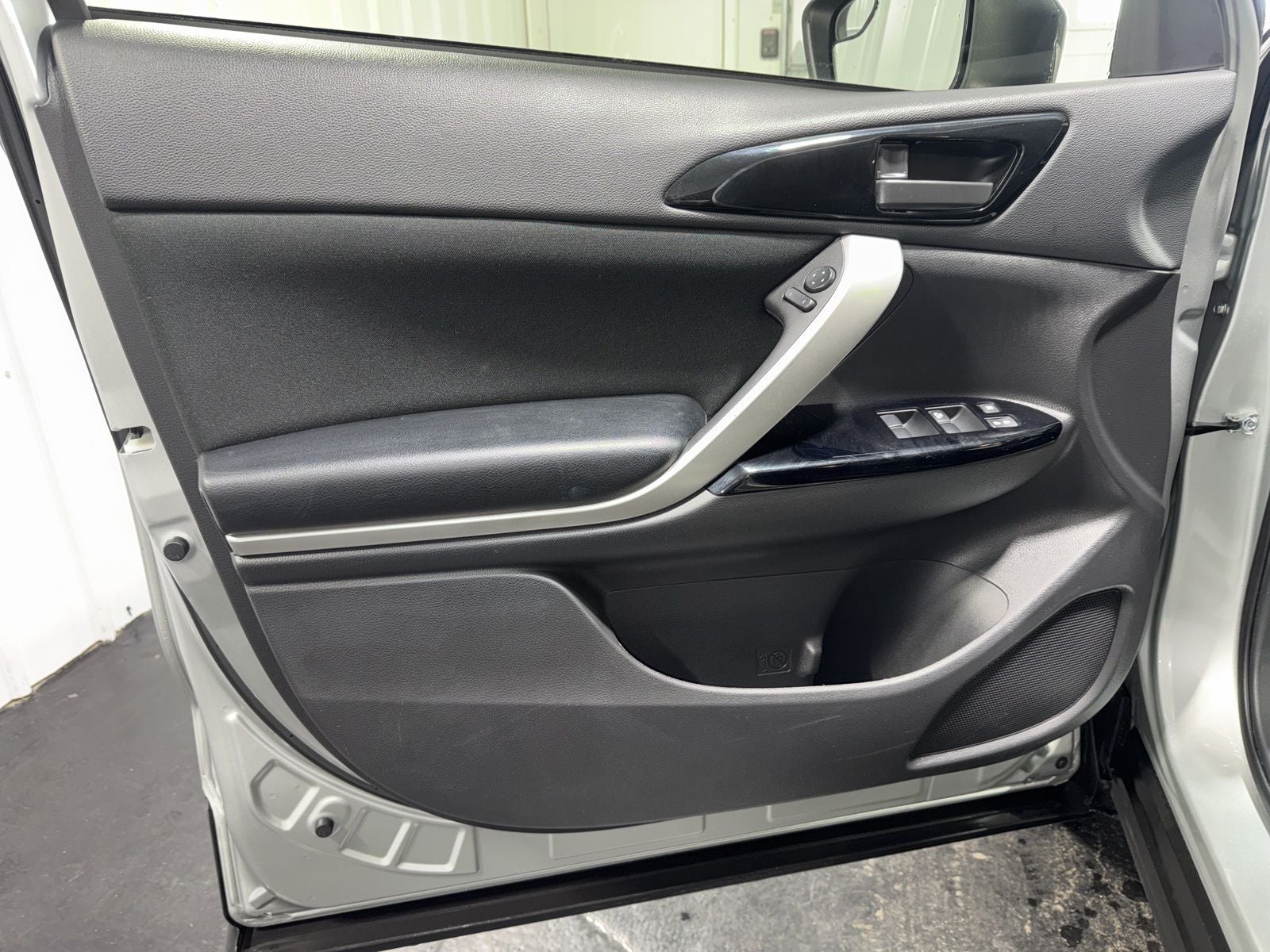 2025 Mitsubishi Eclipse Cross LE