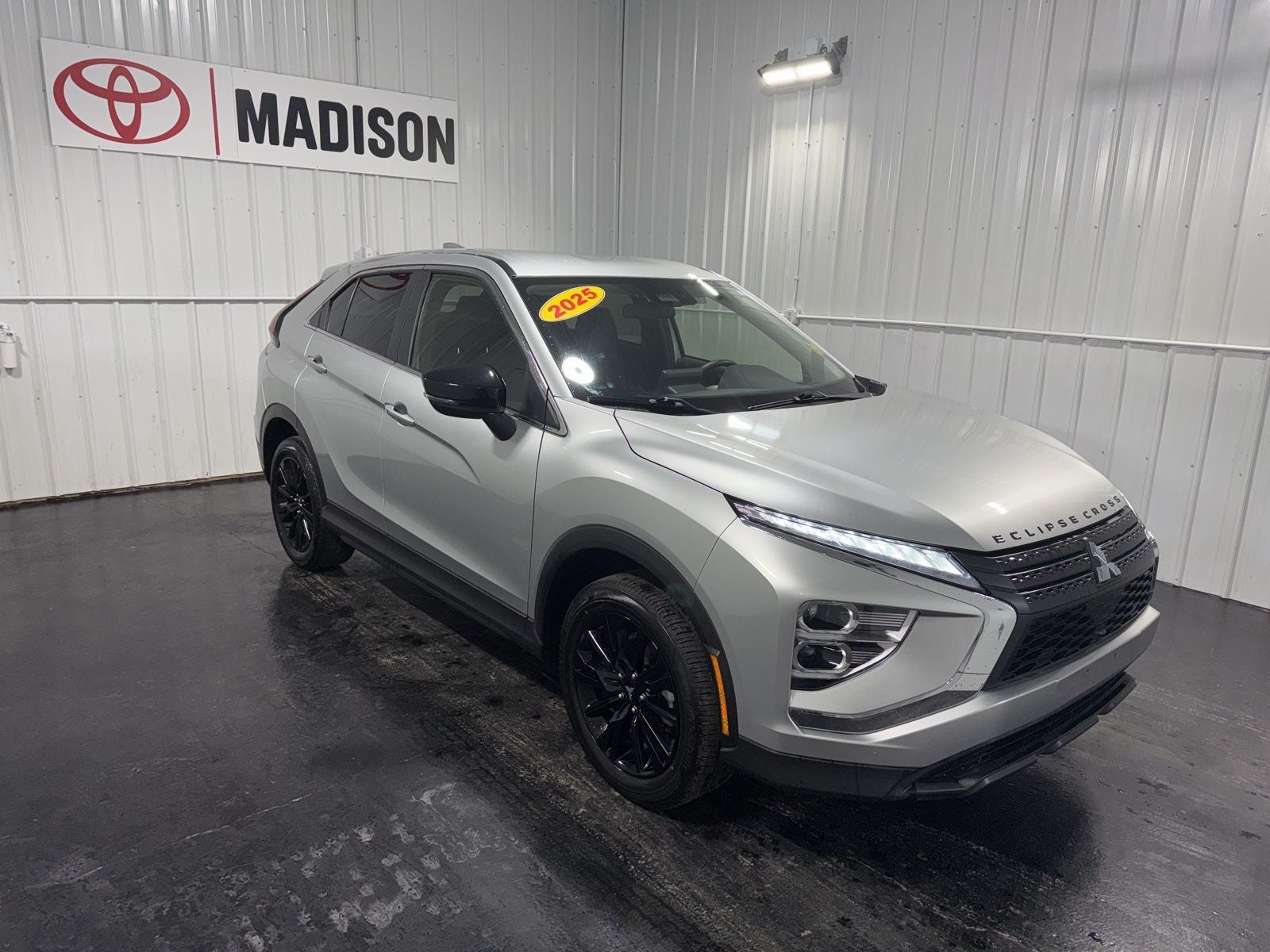 2025 Mitsubishi Eclipse Cross LE