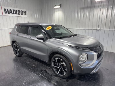 2024 Mitsubishi Outlander SE