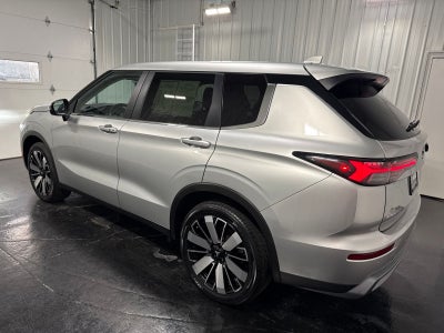 2025 Mitsubishi Outlander SE