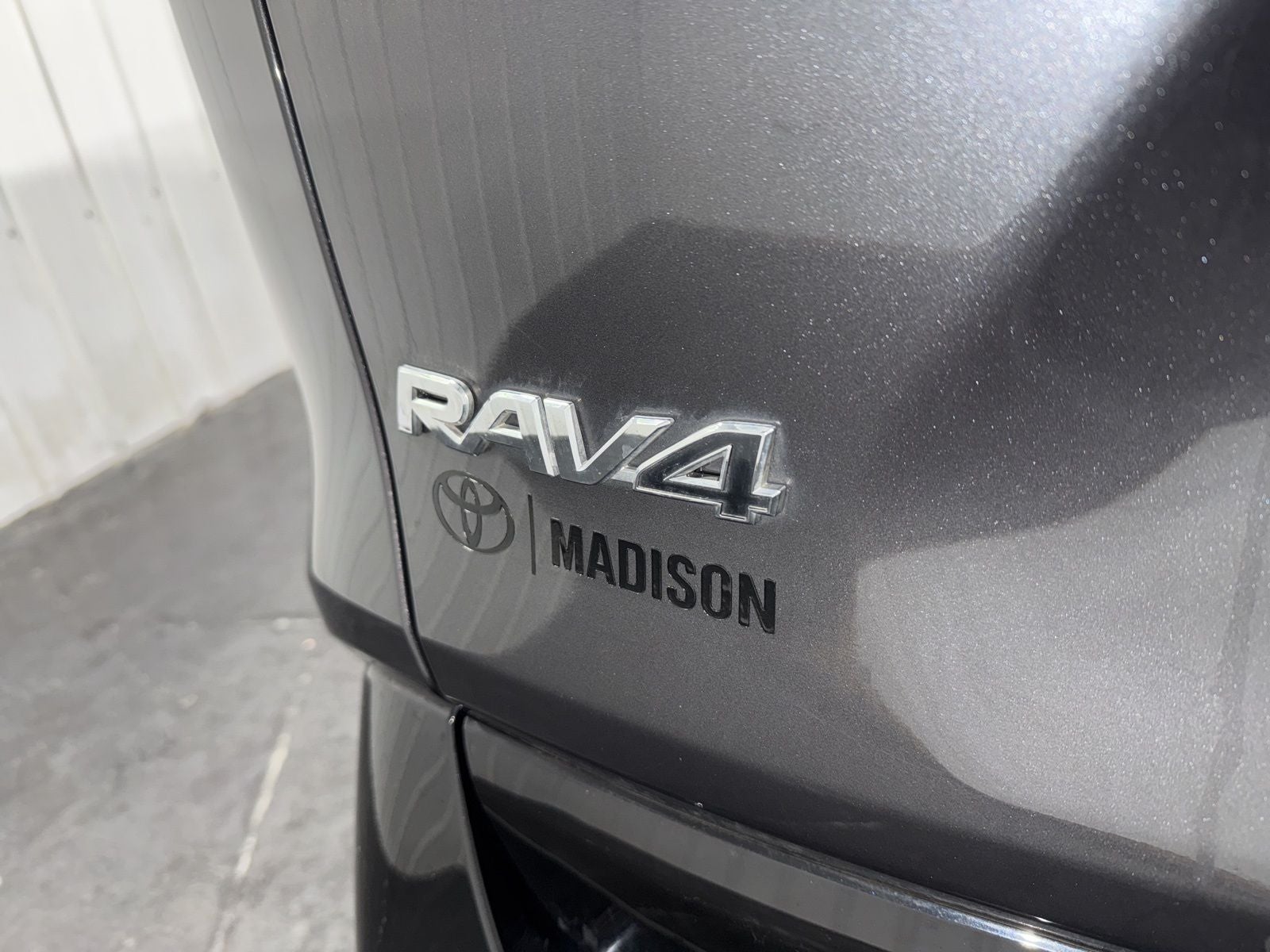 2019 Toyota RAV4 Hybrid XSE