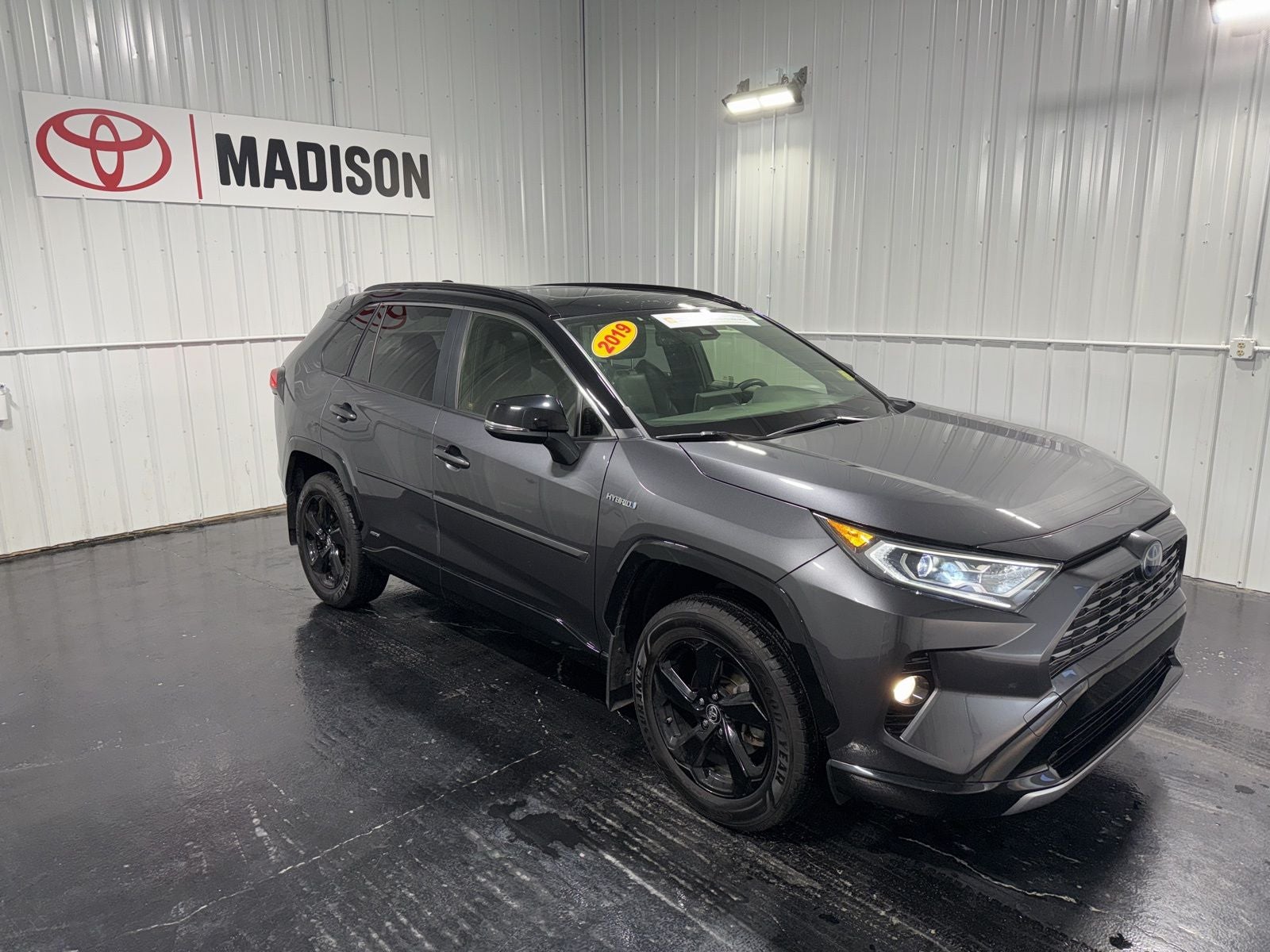 2019 Toyota RAV4 Hybrid XSE