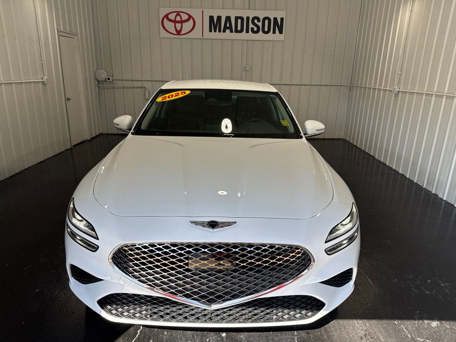 2025 Genesis G70 2.5T