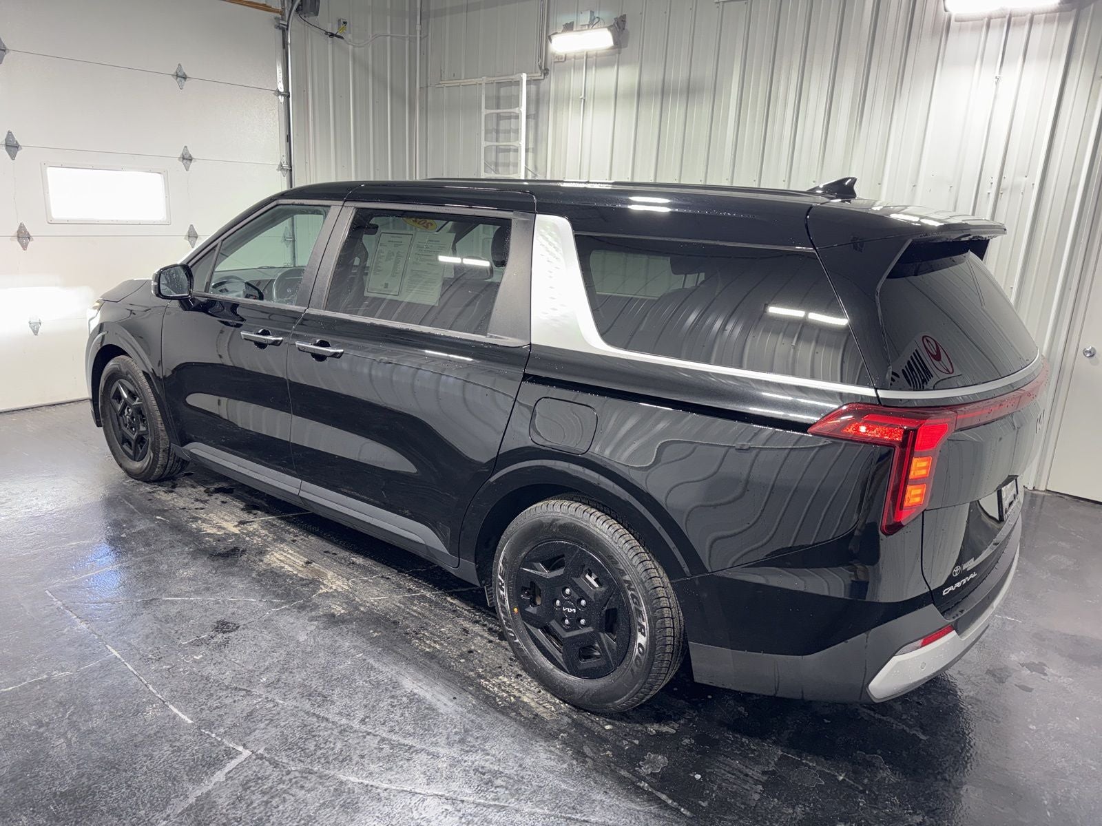 2025 Kia Carnival LXS