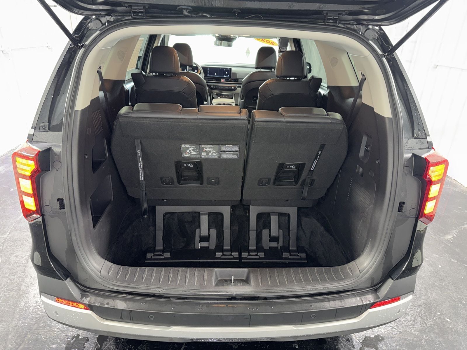 2025 Kia Carnival LXS