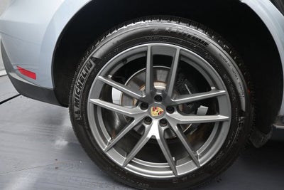 2024 Porsche Macan Base