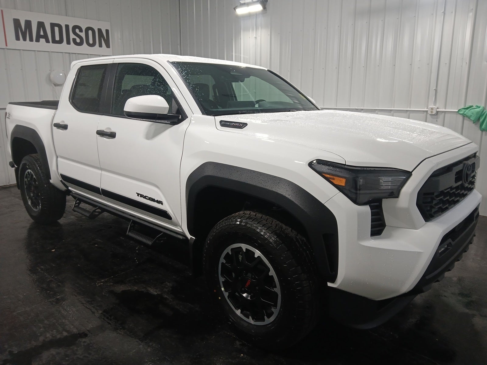2025 Toyota Tacoma i-FORCE MAX Tacoma TRD Off-Road