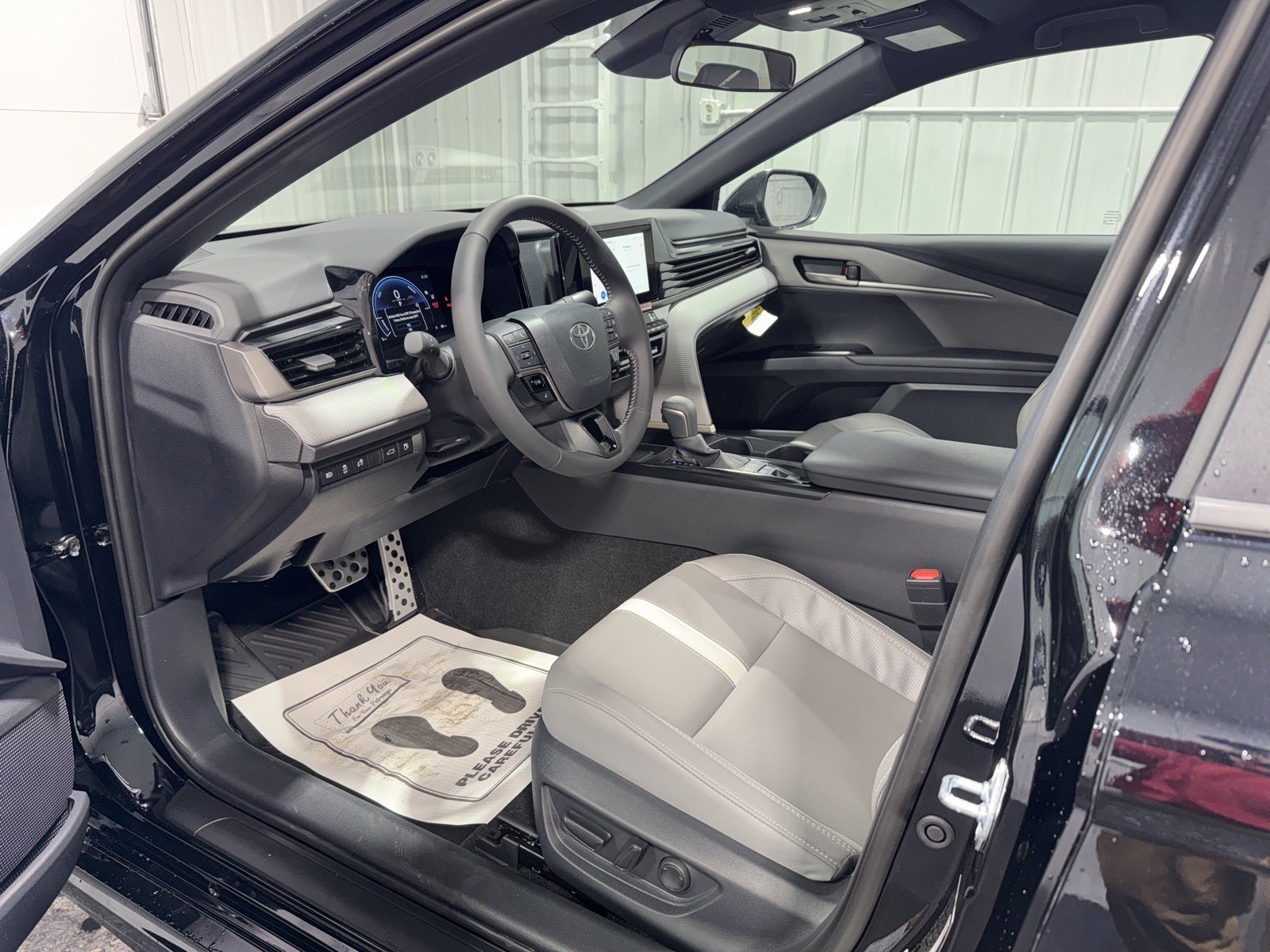 2026 Toyota Camry SE AWD