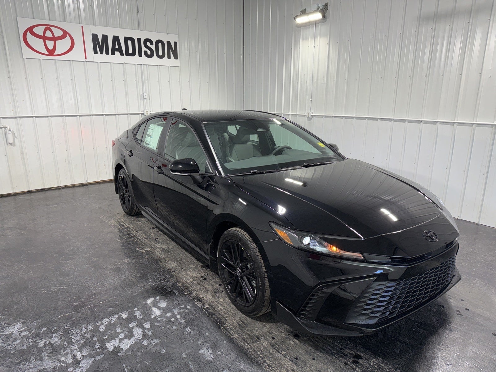 2026 Toyota Camry SE AWD