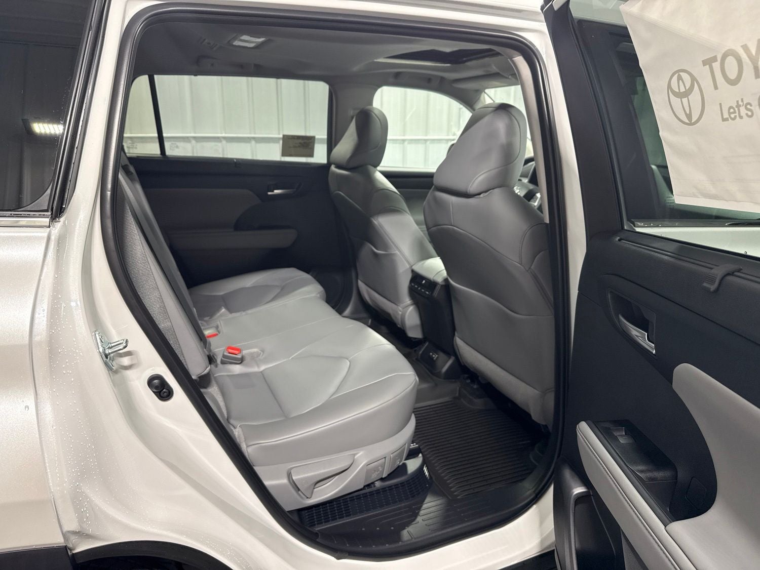 2026 Toyota Highlander Hybrid XLE